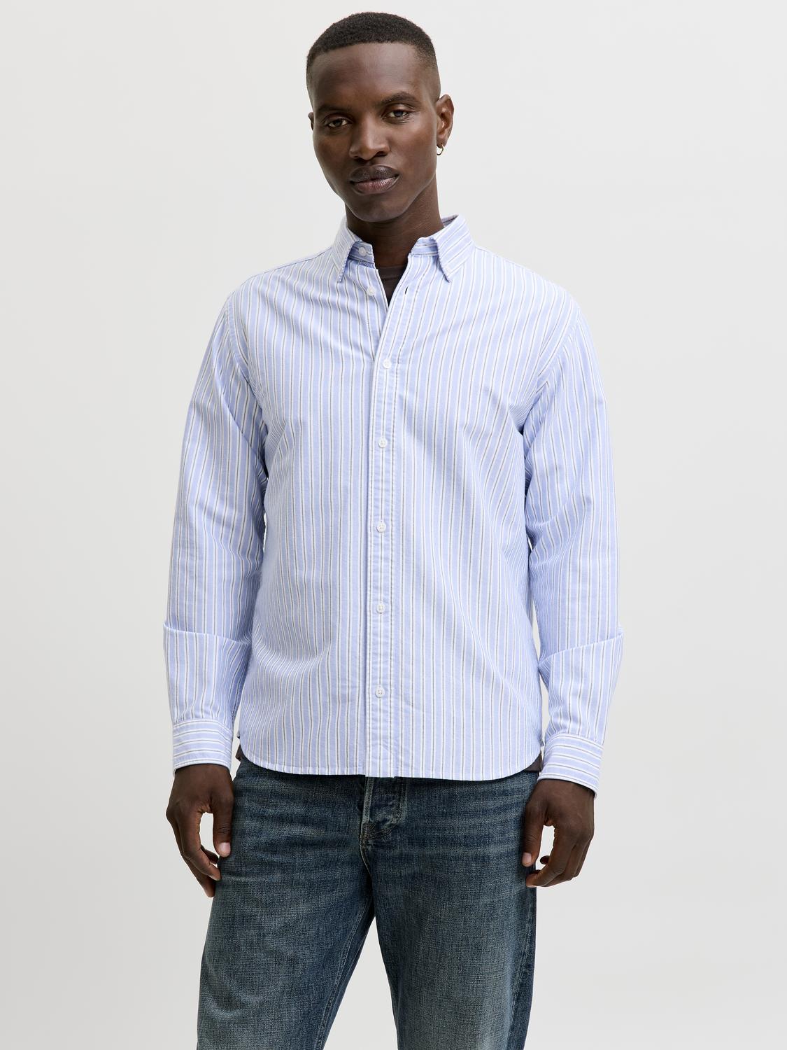 model_shot-front